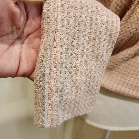 LULUS Basics Beige Thermal Long Sleeves top size S NWT - Picture 3 of 11